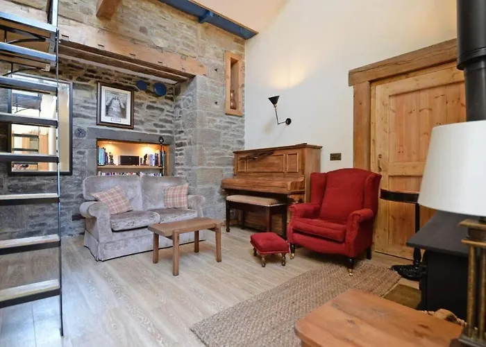 Shed End, In 18Th Century Lothersdale Mill Bd20 8En